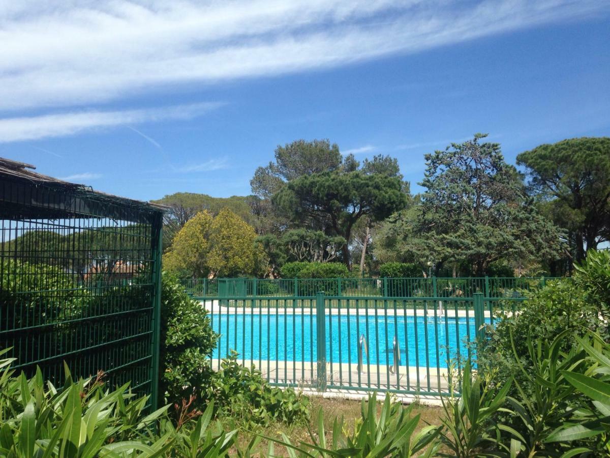 Agreable Studio Proche Sttropez Piscine Et Tennis Гассен Экстерьер фото
